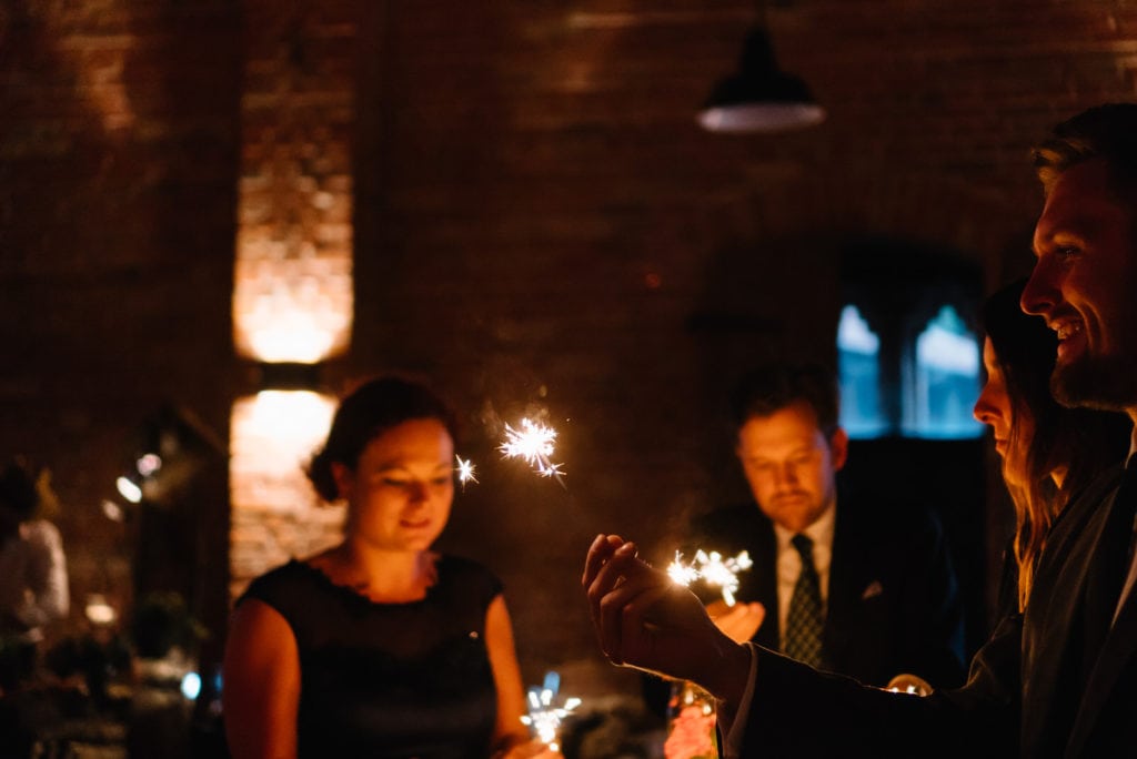 Professionelle Hochzeitsfotografie Berlin. Natürlich und modern. Ohne Kitsch und überkandideltem Posing.